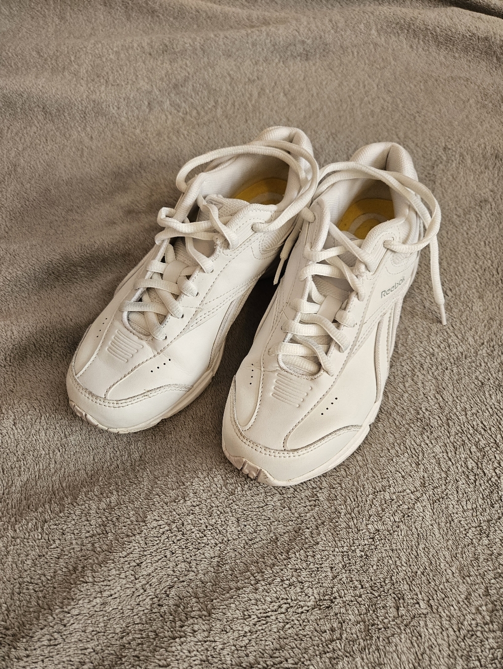 Reebok Classic Women's White Walking Sneakers Non-Slip